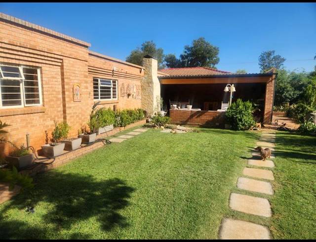4 BEDROOM HOUSE FOR SALE IN GREENHILLS